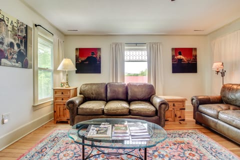 Cozy Elkhart Lake Apartment: Walk to Town & Dining Apartment in Elkhart Lake