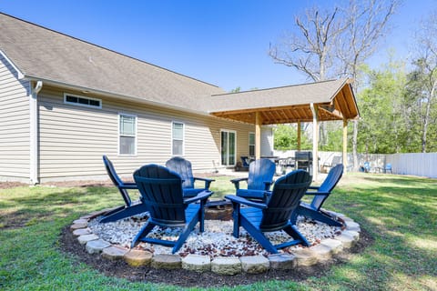 Sneads Ferry Home: Close to Beaches & Boat Ramp! House in North Topsail Beach