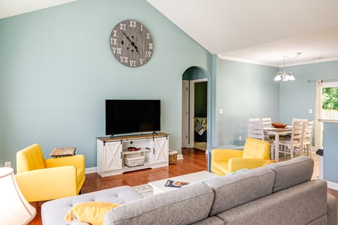 Sneads Ferry Home: Close to Beaches & Boat Ramp! House in North Topsail Beach