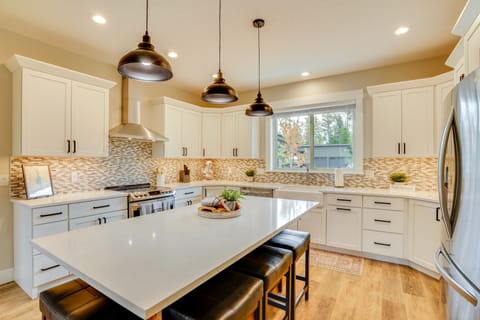 Spacious Donnelly Family Home w/ Private Hot Tub! House in Valley County