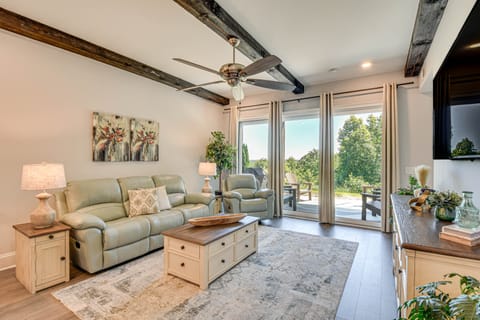 Toccoa Condo on Golf Course w/ Patio & Grill Apartment in Lake Hartwell