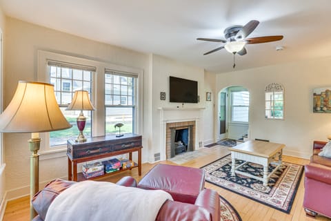 Charming Lake Mills Home Near Rock Lake & Beach House in Wisconsin