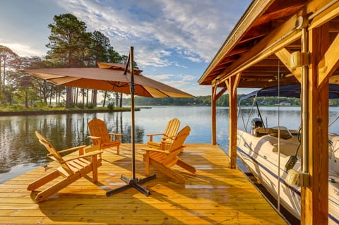 Beautiful Lake Sinclair Retreat w/ Dock & Deck! House in Milledgeville