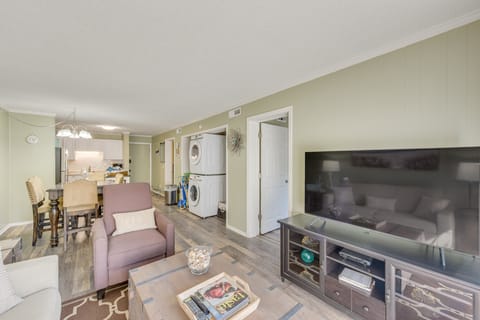 1 Mi to Beach, Pool Access: Hilton Head Island Gem Apartment in Hilton Head Island