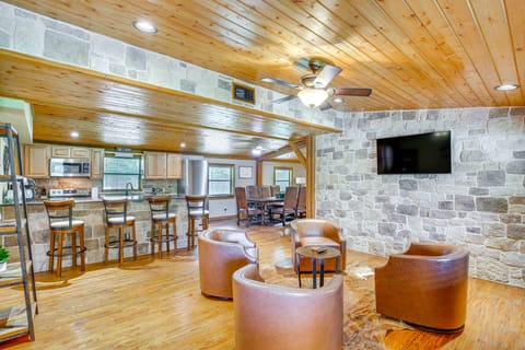 Deck & Fire Pit: Unique Pottsboro Haven House in Lake Texoma