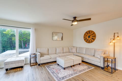 Kayaks, Boat Slip, & Game Room: Calm Cove Apt! Apartment in Osage Beach