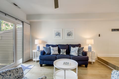 Walk to Shore & Boardwalk: Bethany Beach Retreat Apartment in Bethany Beach