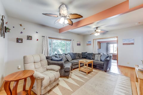 Near Saugatuck Dunes: Pet-Friendly Home w/ Grill House in Fennville