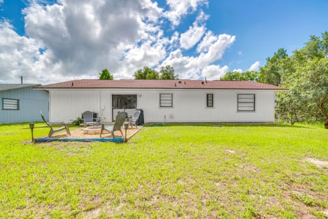 2 Mi to State Parks! Crystal River Home w/ Yard House in Crystal River