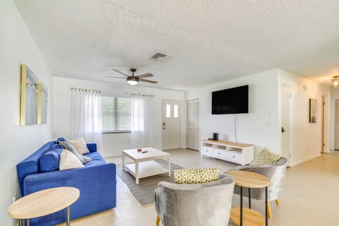 2 Mi to State Parks! Crystal River Home w/ Yard House in Crystal River