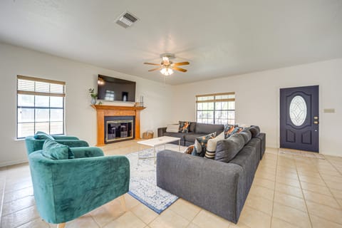 Texas Hill Country Retreat - Walk to Nueces River! House in State of Coahuila