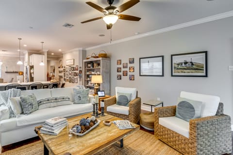 North Fort Myers Home w/ Heated Pool & Lake Views! House in North Fort Myers