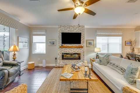 North Fort Myers Home w/ Heated Pool & Lake Views! House in North Fort Myers