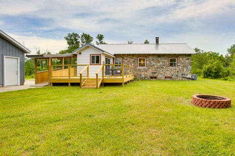 Charming Stone Cottage in Marion w/ Fire Pit! Cottage in Michigan