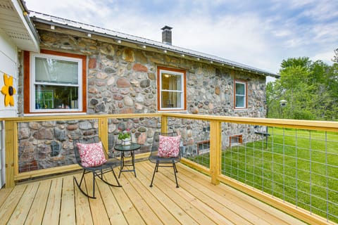 Charming Stone Cottage in Marion w/ Fire Pit! Cottage in Michigan