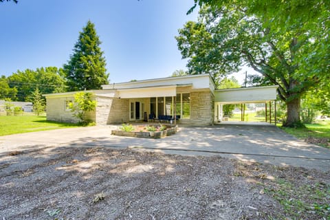 Expansive Family Home: 6 Mi to Dtwn Florence! House in Florence