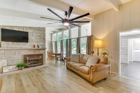 Expansive Family Home: 6 Mi to Dtwn Florence! House in Florence