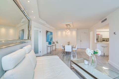 Sleek Miami Beach Apartment - 1 Mi to South Beach! Apartment in South Beach Miami