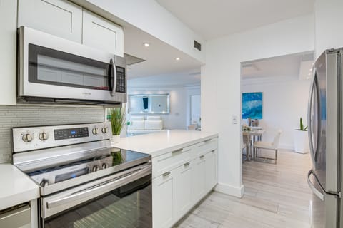 Sleek Miami Beach Apartment - 1 Mi to South Beach! Apartment in South Beach Miami