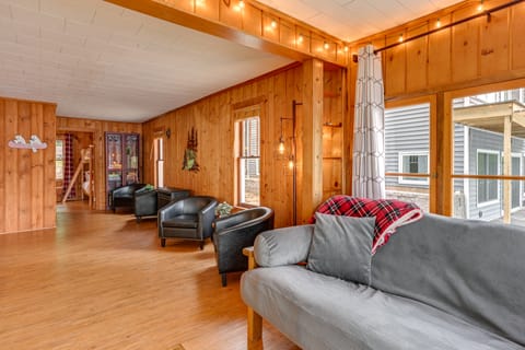 Hale Rustic Retreat on Long Lake Near Boat Launch! Cottage in Michigan