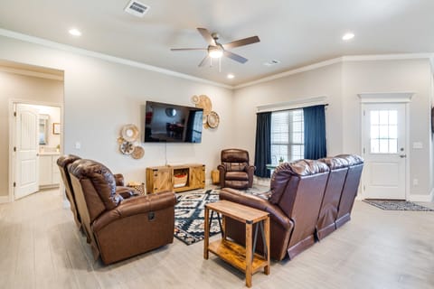 Texas Home w/ Hot Tub: 3 Mi to Downtown Canyon! House in Oklahoma