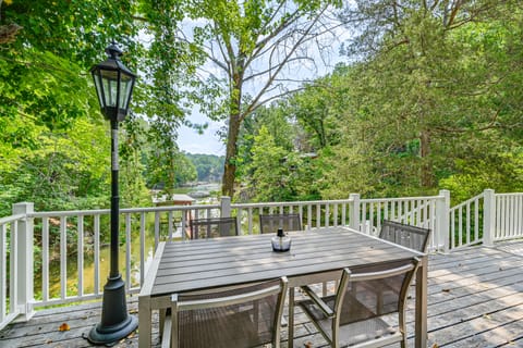 Smith Mountain Lake Cottage w/ Dock + Fire Pit! Cottage in Smith Mountain Lake