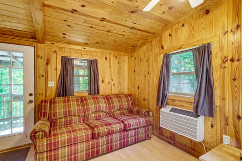 Clarkson Cabin - 17 Mi to Mammoth Cave Nat’l Park! House in Nolin Lake