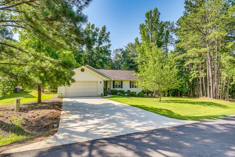 Lovely McCormick Home in Savannah Lakes Village House in Clarks Hill Lake