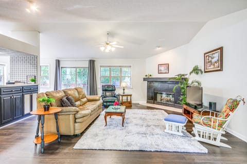 Lovely McCormick Home in Savannah Lakes Village House in Clarks Hill Lake