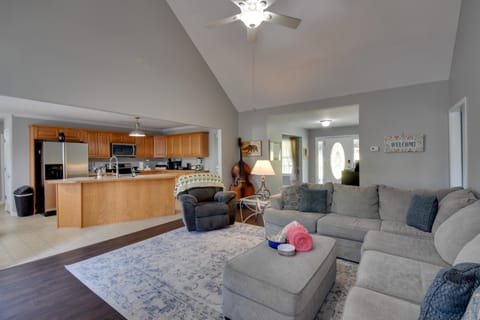 Cleveland Retreat w/ Deck: 2 Mi to Winery! House in White County