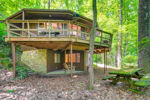 'The Round House' - Treetop North Carolina Cabin! House in Laurel Park