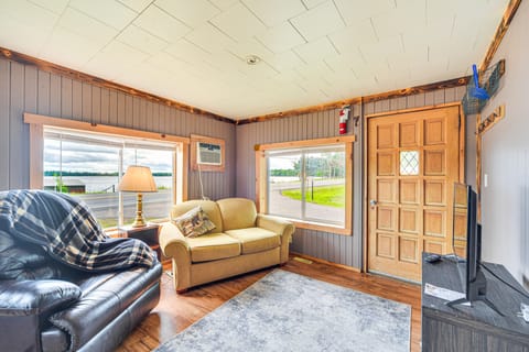 Wisconsin Lakeside Cottage w/ Deck, Views House in Wisconsin