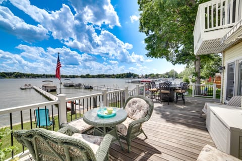 Waterfront ‘Clarklake Escape’ - Deck, Dock & Views House in Ohio