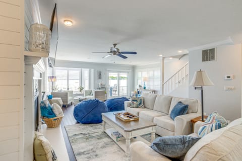 Waterfront ‘Clarklake Escape’ - Deck, Dock & Views House in Ohio