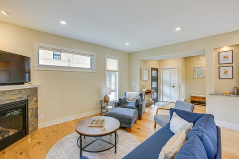 Traverse City Townhome: Walk to Boardman Lake! Apartment in Traverse City