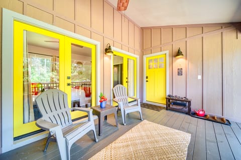 Rainforest Stay w/ Hot Tub < 3 Mi to Nat'l Park! House in Volcano