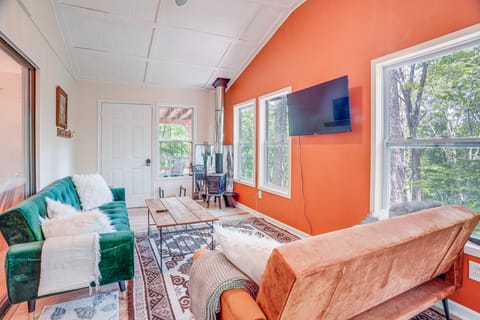 Pet-Friendly Mathias Cabin Near Hunting & Fishing! House in Shenandoah Valley