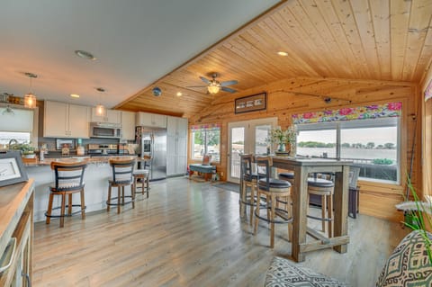 Angler's Cottage on Lake Cornelia: Pets Welcome! Cottage in Iowa