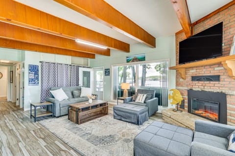 Game Room & Dock: Waterfront Osage Beach Home! House in Osage Beach