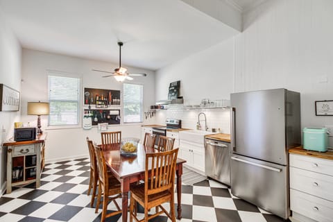 Charming Georgia Cottage ~ 19 Mi to Statesboro! Cottage in South Carolina