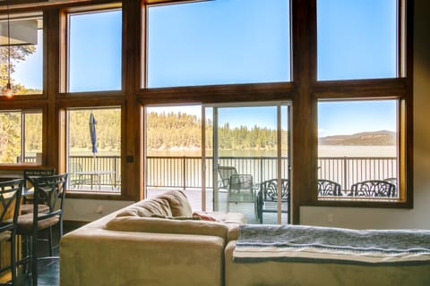 Beautiful Lake Coeur d'Alene Retreat: Deck & View! House in Kootenai County