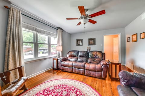 9 Mi to Dtwn: Fort Worth Home w/ Patio & Yard House in Richland Hills