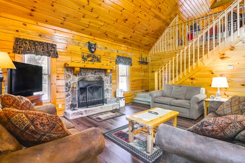 Sevierville Cabin w/ Hot Tub & Deck! House in Sevierville