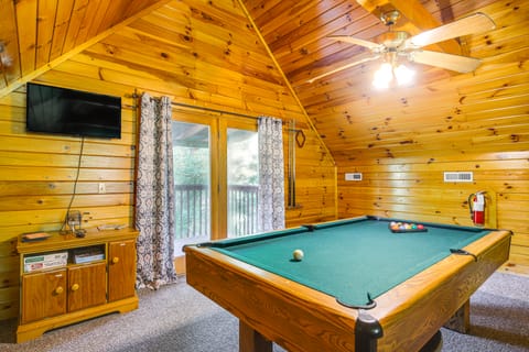Sevierville Cabin w/ Hot Tub & Deck! House in Sevierville