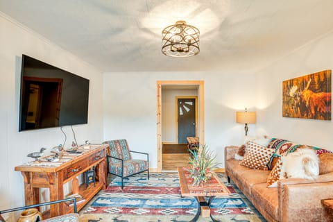 'Northwood Tours Escape' w/ Boat Dock Access! House in Minocqua Lake