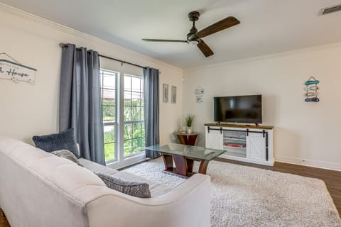 1 Mi to Moody Gardens & Beaches: Galveston Home House in Galveston Island