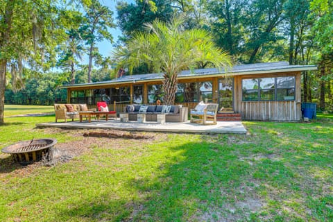Pet-Friendly Ehrhardt Home w/ Private Pond & Yard! House in South Carolina