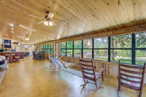 Pet-Friendly Ehrhardt Home w/ Private Pond & Yard! House in South Carolina