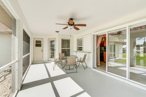 Port Charlotte Home ~ 3 Mi to Beach & Harbor! House in Port Charlotte