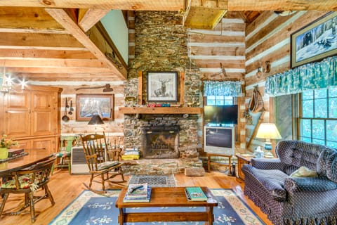 Peaceful Burnsville Cabin By South Toe River! House in Buncombe County